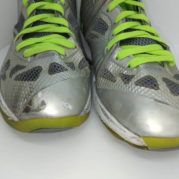 Nike Lebron 8 Punkman Men\'s Pre-owned Metallic Silver/Green Sneakers- sz. 10 1/2 main image 3